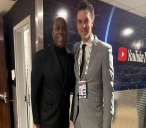 大加索爾曬與魔術(shù)師合照：需要再來兩個(gè)人和我們打2V2誰能來