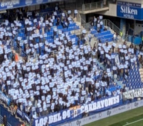 不滿上輪比賽延期處理結果，奧維耶多球迷舉標語抗議：西甲黑手黨