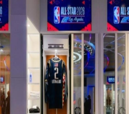 主場作戰(zhàn)&位置沒變！倫納德全明星賽用的還是自己在快船的更衣柜