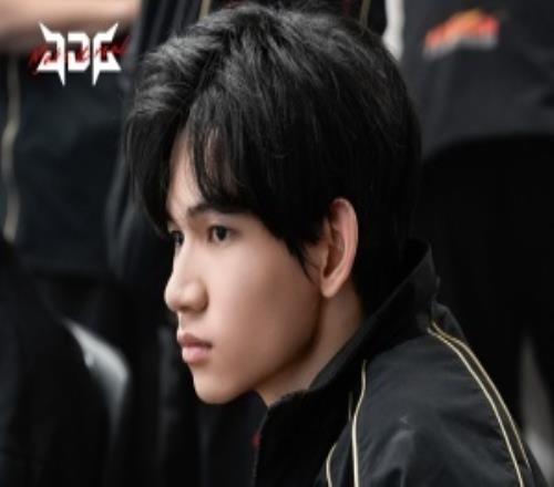 未來可期HongQ第一賽段吃草擠奶分均經(jīng)濟(jì)倒數(shù)第3分均傷害卻位列第5