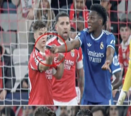 魯尼談維尼修斯：他只是在慶祝進(jìn)球卻遭到雜物襲擊，這太糟糕