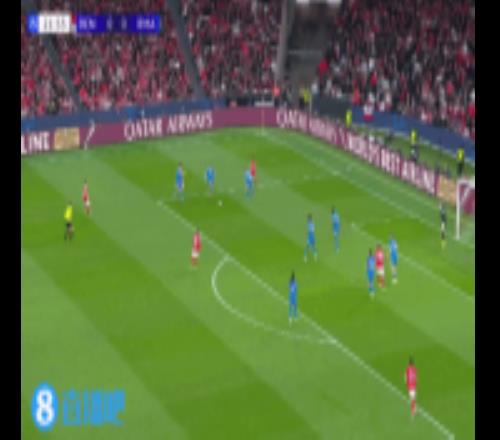 展示一手！阿諾德馬賽回旋擺脫上搶球員