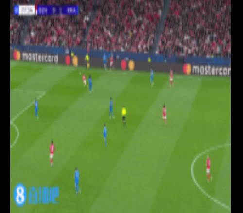 不太老實！普雷斯蒂亞尼內(nèi)切倒地，被裁判判罰假摔吃黃牌