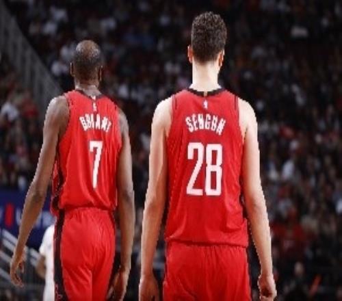 持續(xù)整個賽季的問題！缺少控衛(wèi)使得杜蘭特&申京失誤增多&效率降低