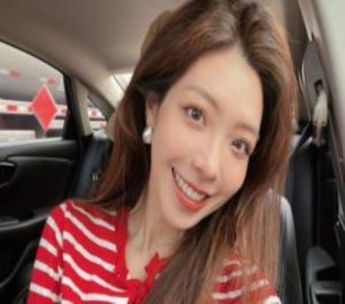 真漂亮！LPL女主持人希然曬照：新年好呀新年好呀祝賀大家新年好