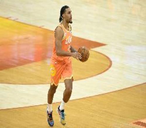 10分5板2助！米切爾：泰森在全明星像老將一樣沉穩(wěn)我被驚艷到了