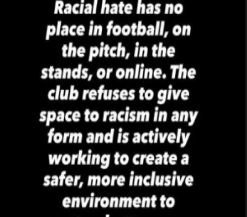 球迷網(wǎng)暴表現(xiàn)不佳的凱利讓他回動(dòng)物園去，球員本人和尤文官方譴責(zé)