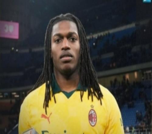 挑射扳平，意甲官方：萊奧當(dāng)選AC米蘭11科莫全場最佳球員