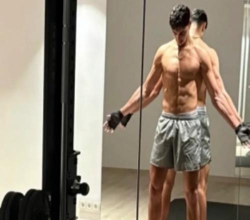 全身肌肉！圖片報：帕夫洛維奇秀身材，出色體格令人印象深刻