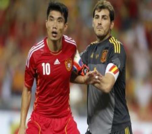 國足vs西班牙歷史兩次交手！國足03、01負(fù)，2012年堪稱黃金一代
