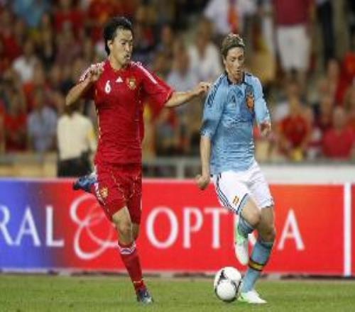 14年前國足01西班牙！當(dāng)時陣容：卡西、哈維出戰(zhàn)，鄭智等人先發(fā)