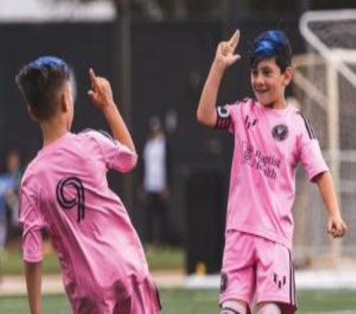 10號+9號！梅西小兒子與蘇亞雷斯小兒子奪冠慶祝，新梅蘇組合！