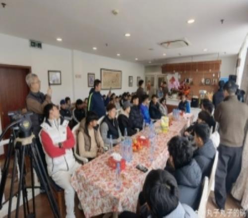 徐根寶寄語(yǔ)弟子：要你們接班是接中國(guó)足球的班一起搞好足球事業(yè)