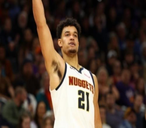 場(chǎng)均6分3板！掘金官方：斯潘塞瓊斯雙向合同已轉(zhuǎn)為標(biāo)準(zhǔn)NBA合同