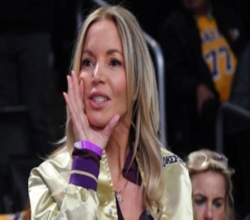 珍妮巴斯：朗羅森對(duì)體育&娛樂有著深刻的理解且能把握住方向