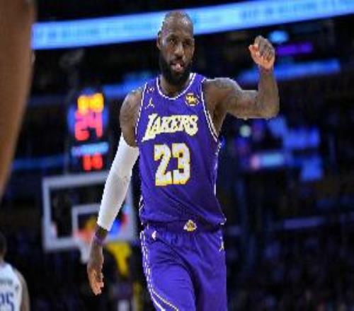 改打輔助！詹姆斯全場13投5中拿下13分3籃板11助攻1搶斷