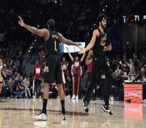 騎媒：哈登不是自私的球員愿意去調(diào)整在籃網(wǎng)&76人都做出了犧牲