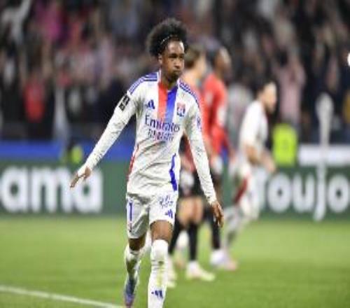 每體：巴薩將里昂20歲左邊鋒馬利克福法納視為今夏首要目標(biāo)之一