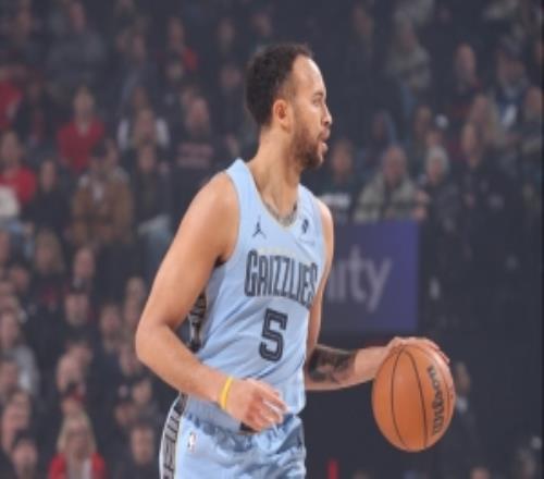 效率挺高！李凱爾18分鐘4中3貢獻(xiàn)10分罰球3中3