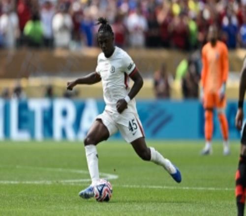 記者：拉維亞出戰(zhàn)切爾西U21比賽半場被換下上半場曾遭遇兇狠鏟球