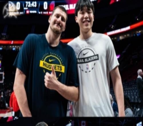 掘金官方曬約基奇和楊瀚森合影：我們期待已久的會(huì)面終于到來(lái)