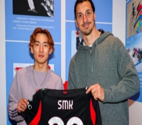 米蘭官博曬伊布蘇翊鳴合影：舍我其誰的霸氣，也是挑戰極限的無畏