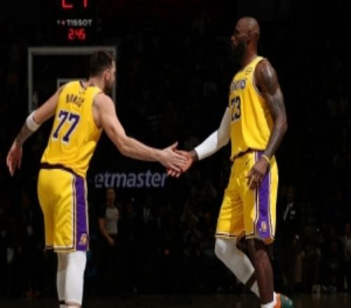 巴克利：湖人不是總冠軍爭(zhēng)奪者他們贏不了馬刺&火箭&掘金&森林狼