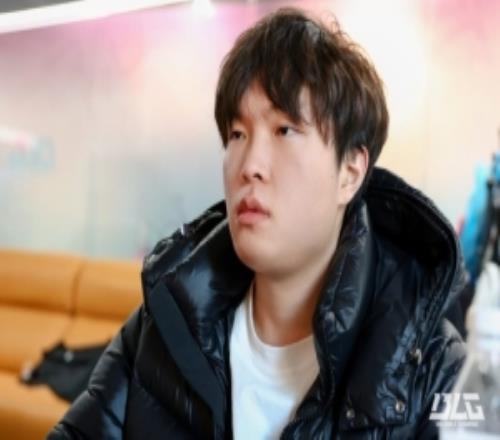 收假！BLG發(fā)布選手訓(xùn)練返圖：全員集結(jié)完畢，努力訓(xùn)練