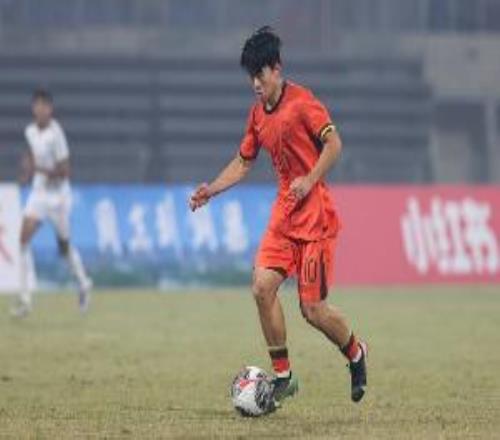 董路：鄺兆鐳已抵達上海，今天下午將首次參加海牛隊賽季前訓練