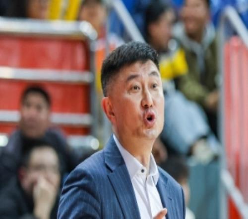 黃榮奇：杜鋒是非常好的教練他對工作近乎偏執(zhí)網(wǎng)上過分解讀他