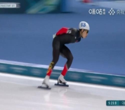速度滑冰男子集體出發(fā)半決賽：吳宇小組第2進(jìn)決賽，李文淏止步
