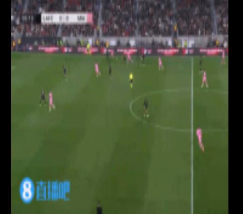 孫興慜錯(cuò)失單刀良機(jī)！過掉門將未射門倒三角，博安加跟進(jìn)射門被撲