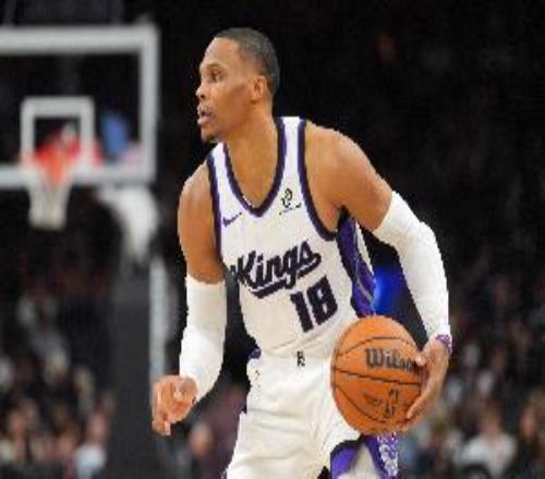 狀態(tài)一般！威少9中3拿到7分3板2助1斷1帽&5失誤下半場(chǎng)掛零