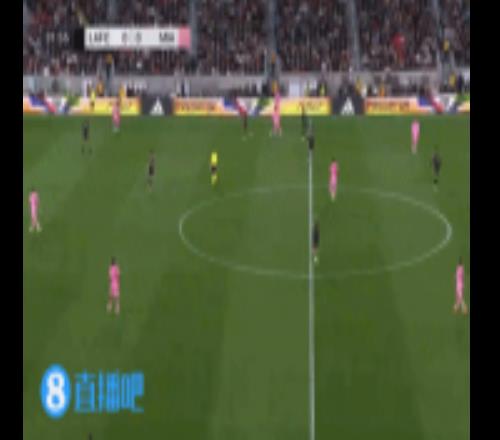 連停帶過！梅西腳尖點球后超車對手