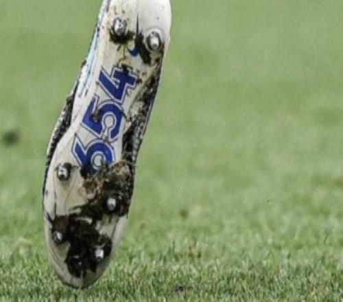 創(chuàng)英超出場(chǎng)紀(jì)錄！40歲米爾納穿定制戰(zhàn)靴出戰(zhàn)，鞋上標(biāo)數(shù)字：654