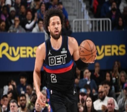 坎寧安第三節(jié)單節(jié)7助攻三節(jié)結(jié)束已19分9板11助準(zhǔn)三雙