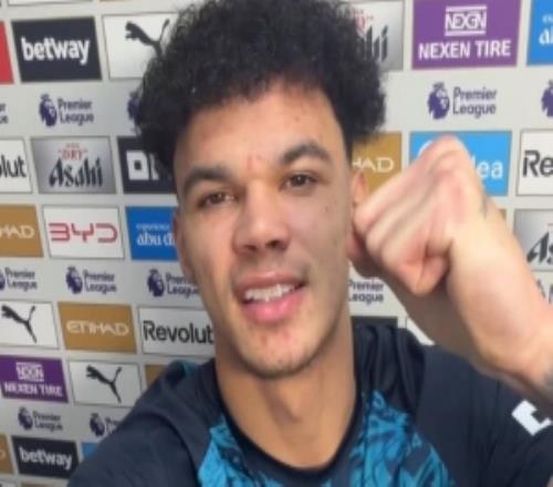 奧賴(lài)?yán)惡蠹恼Z(yǔ)球迷：為勝利和兩粒進(jìn)球感到高興，感謝大家的支持