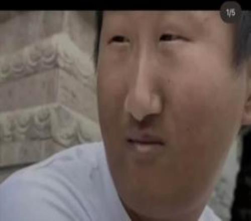 赫伊森轉(zhuǎn)發(fā)多圖動態(tài)，動態(tài)首圖為辱華的種族歧視評論