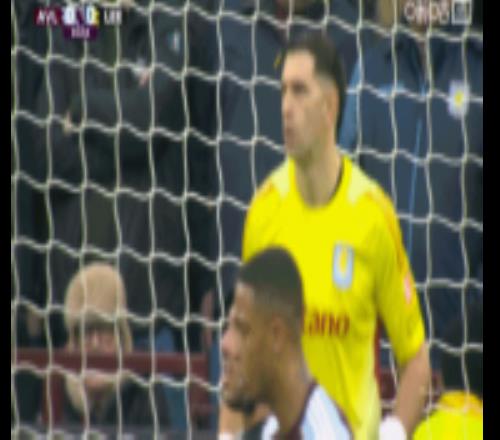 利茲聯10維拉！斯塔赫遠距離任意球直掛死角，大馬丁望球莫及！