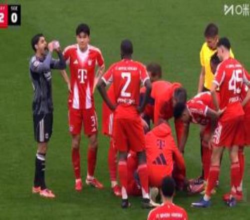 非常沮喪！戴維斯傷退直接返回更衣室，伊藤洋輝替補登場