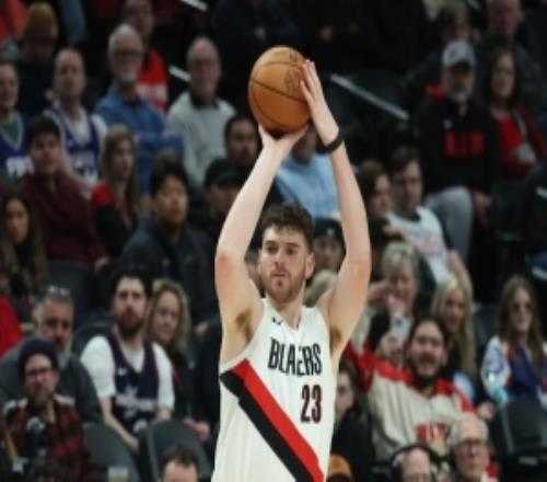 有3分&有籃板&有護(hù)筐！克林根13中9&三分6中3砍23分12板3助4帽