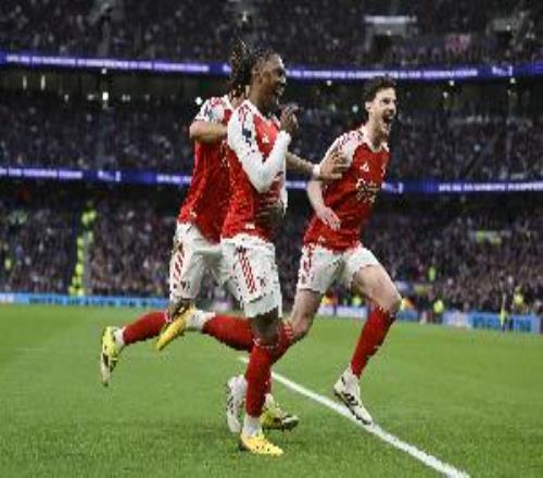 精準(zhǔn)打擊！埃澤曾接近去熱刺最終轉(zhuǎn)會(huì)槍手加盟后2戰(zhàn)熱刺打進(jìn)5球