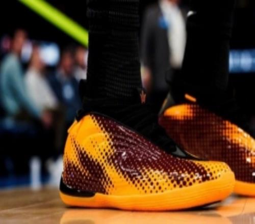 情懷拉滿(mǎn)！哈登訓(xùn)練中上腳ASU太陽(yáng)魔隊(duì)專(zhuān)屬HardenVol.10PE