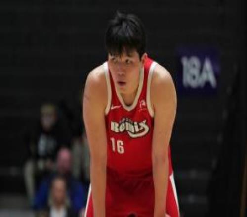 起伏不定！楊瀚森第三節(jié)復蘇&末節(jié)折返跑得11分12板3助2帽5失誤