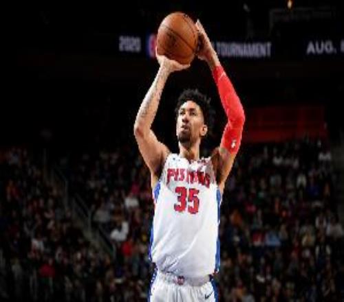 9697賽季以來(lái)僅3人在第四節(jié)砍下10分5板4帽：文班+濃眉+伍德