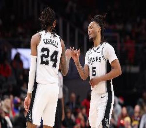 卡斯?fàn)枺和呷麪枎缀鯌{一己之力幫我們?nèi)偎麡O大拉開我們的空間