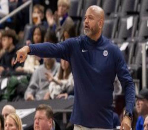 馬刺投進(jìn)18記三分活塞主帥：他們突破分球創(chuàng)造了機(jī)會(huì)值得稱贊