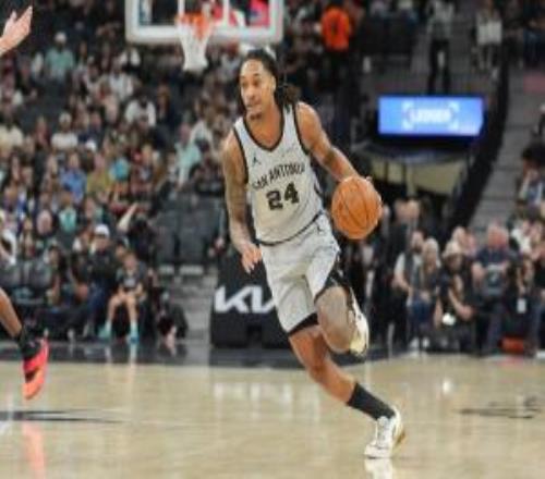 解說：瓦塞爾還是極具威脅的射手他在功能方面非常適合馬刺