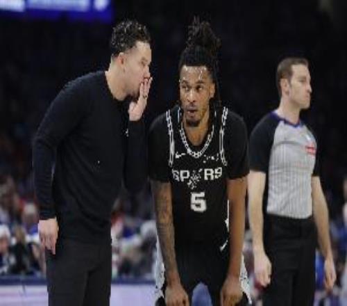 米奇談卡斯?fàn)柗朗乜矊幇玻焊鱾€方面的表現(xiàn)都非常出色