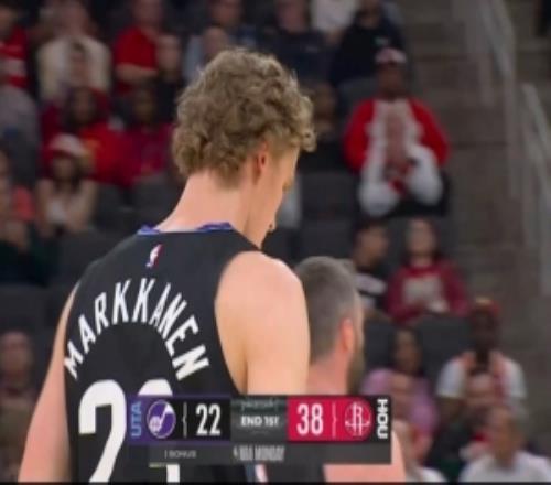 逆天！火箭首節(jié)全隊(duì)9次失誤仍領(lǐng)先爵士16分投籃21中14